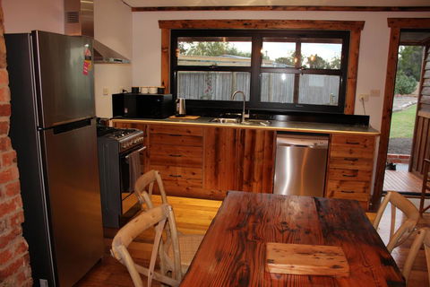 The Cottage - Redcliffe Tourism 1