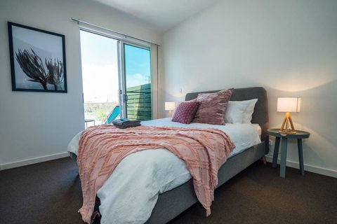 The Cove @ New Port-Pool - Spa - Sauna - Gym & More - Redcliffe Tourism 2