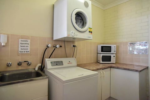 The Crossing Motel - Redcliffe Tourism 3
