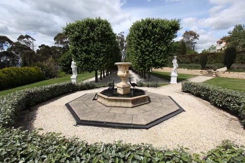 The Gatehouse At Villa Raedward - Redcliffe Tourism 1