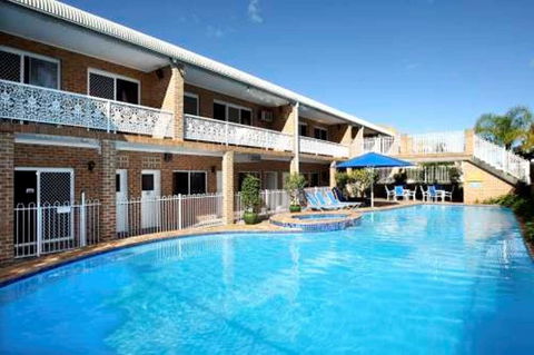 The Hermitage Motel - Campbelltown - Redcliffe Tourism 0