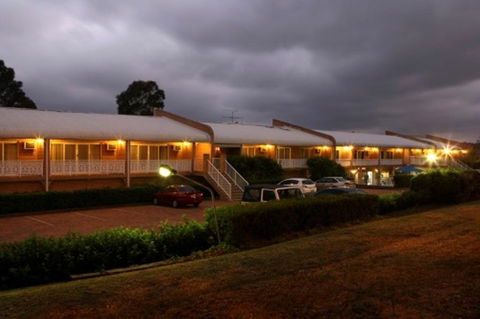 The Hermitage Motel - Campbelltown - Redcliffe Tourism 2
