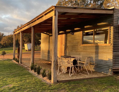 The Hut, Saddlers Run - Redcliffe Tourism 3