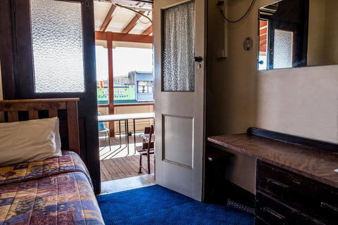 The Imperial Hotel - Redcliffe Tourism 1