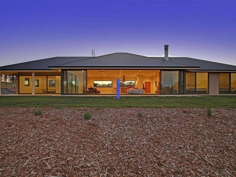 The Junction - Contemporary Meets River Country - Redcliffe Tourism 0