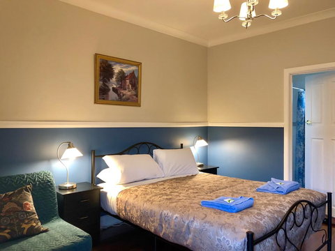 The Lady Jane Motel - Redcliffe Tourism 1