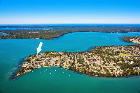 The Lake Escape - Redcliffe Tourism 3