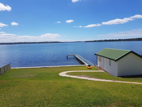 The Lake Escape - Redcliffe Tourism 0