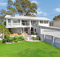 THE LAKE HOUSE - WiTH SWIMMING POOL - Redcliffe Tourism