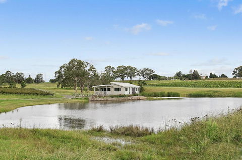 The Lake House @ 201 - Redcliffe Tourism 1