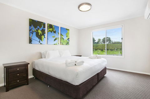 The Lake House @ 201 - Redcliffe Tourism 2