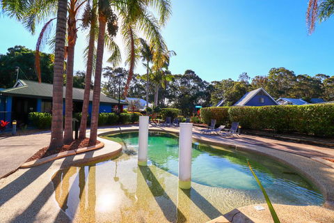 The Lakehouse In Raffetys Resort - Redcliffe Tourism 1