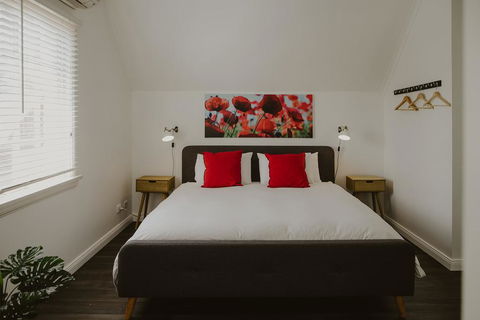 The Loft @ Denver - Redcliffe Tourism 1