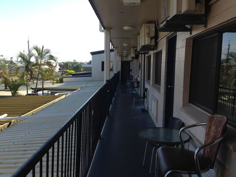 The Metropolitan Hotel - Redcliffe Tourism 2