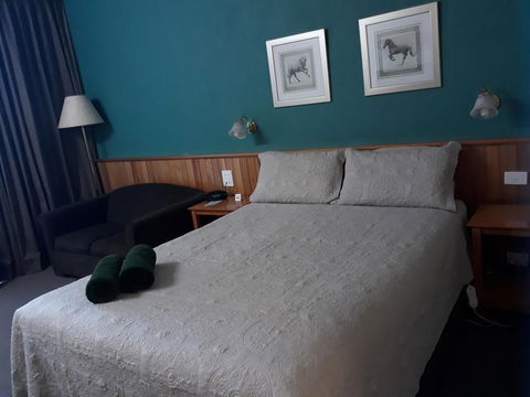 The Moe Motor Inn - Redcliffe Tourism 1