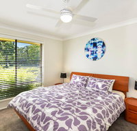 The Noraville House - Large Family Home - Redcliffe Tourism