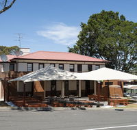 The Oaks Hotel - Redcliffe Tourism