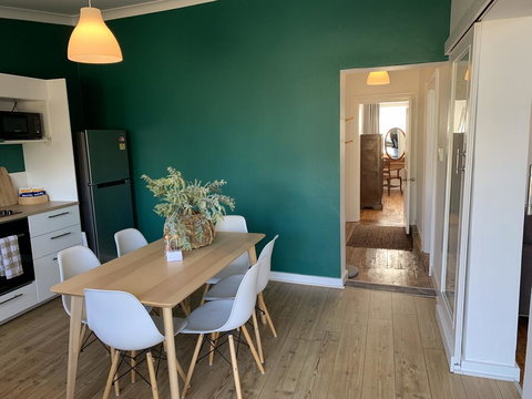 The Old Bakery Guesthouse, Harden - Redcliffe Tourism 1