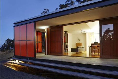 The Orange House - Redcliffe Tourism 0