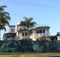 The Palms Apartments - Redcliffe Tourism