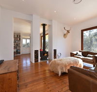 The Parson's Vineyard Retreat - get amongst the vineyards in a historic home - Redcliffe Tourism