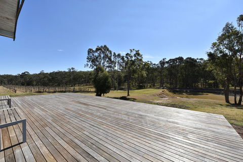 The Parson's Vineyard Retreat - Get Amongst The Vineyards In A Historic Home - Redcliffe Tourism 1