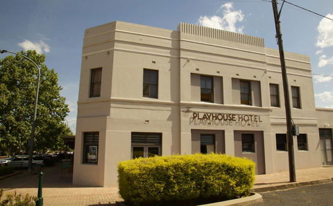 The Playhouse Hotel - Redcliffe Tourism 0