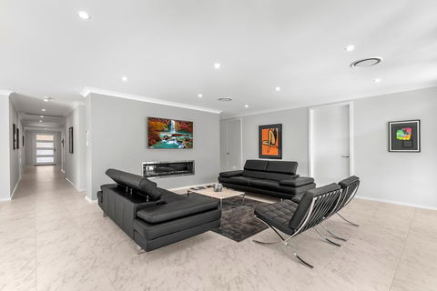 The Residence - Redcliffe Tourism 3