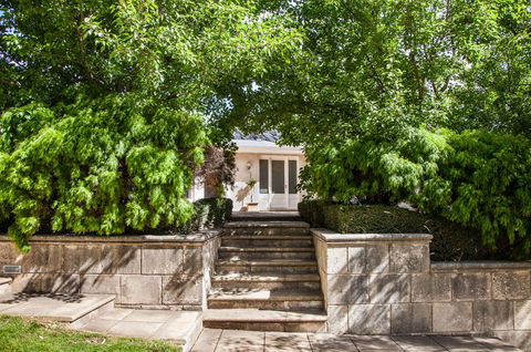 The Retreat At Stirling - Redcliffe Tourism 0