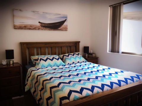 The Royal Dolphin Holiday Home - Redcliffe Tourism 1