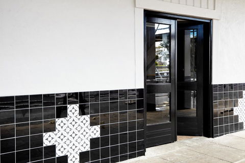 The Royal Hotel, Drouin - Redcliffe Tourism 3