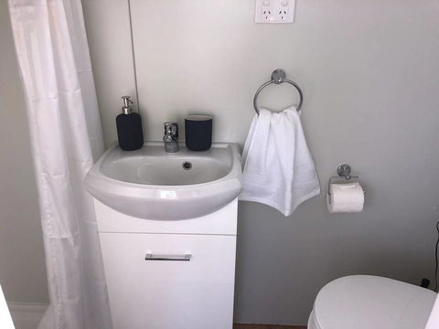 The Saddle Camp Tiny House, Braidwood - Redcliffe Tourism 2