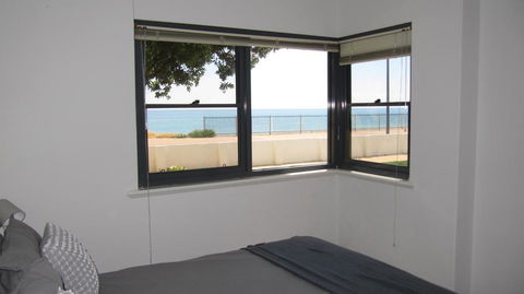 The Somerton Beach Retreat - Redcliffe Tourism 1