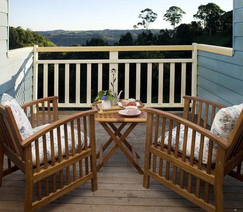 The Spotted Chook And Amelie's Petite Maison - Redcliffe Tourism 2