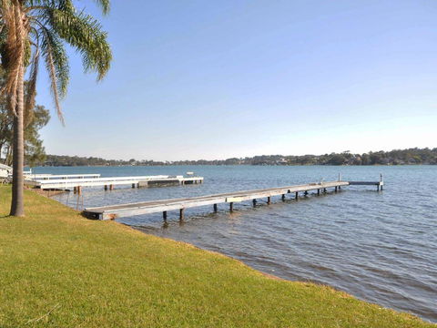 The Studio On The Lake @ Fishing Point, Lake Macquarie - Honestly Put The Line In And Catch Fish - Redcliffe Tourism 0