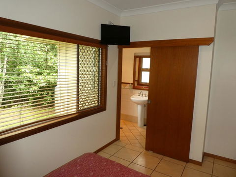 The Summit Rainforest Retreat - Redcliffe Tourism 3