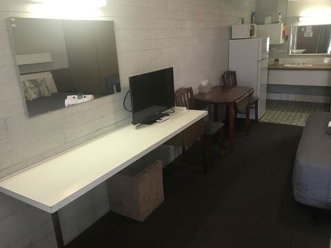 Thomas Lodge Motel - Redcliffe Tourism 2