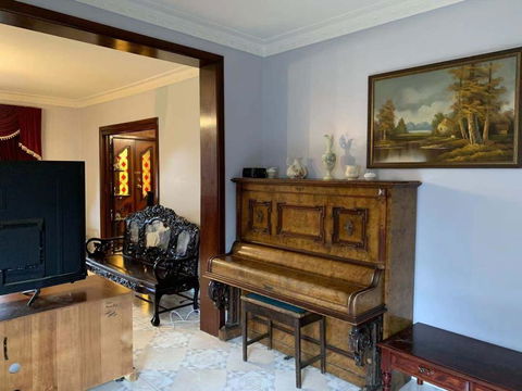 Thomastown Antique House Room 3 - Redcliffe Tourism 2