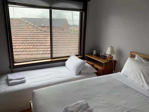 Thomastown Antique House Room 3 - Redcliffe Tourism 0