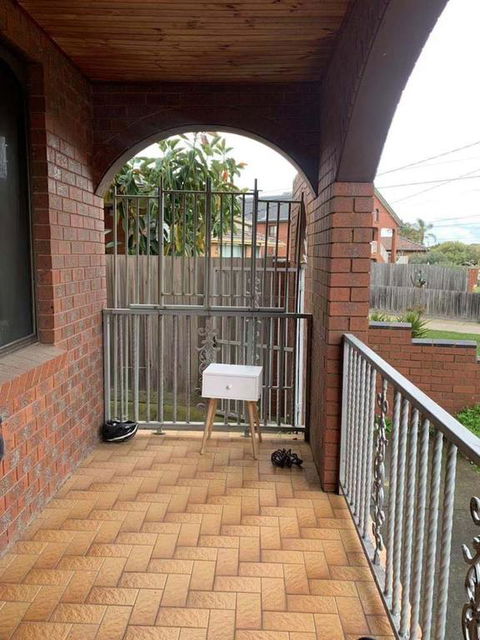 Thomastown Antique House Room 4 - Redcliffe Tourism 3