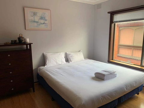 Thomastown Antique House Room 4 - Redcliffe Tourism 0
