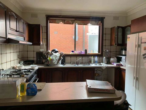 Thomastown Antique House Room 5 - Redcliffe Tourism 1