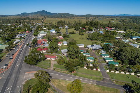 Tiaro Tourist Stopover - Redcliffe Tourism 0