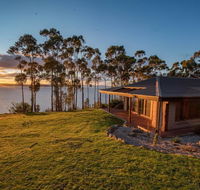 Tinderbox Cliff House - Redcliffe Tourism