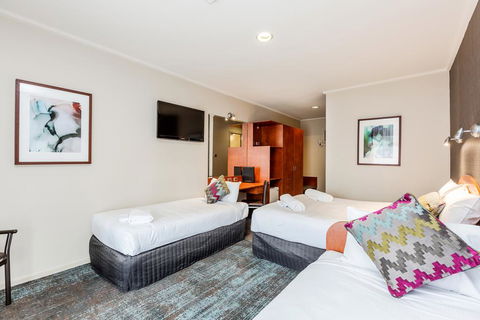 Tonsley Hotel - Redcliffe Tourism 3