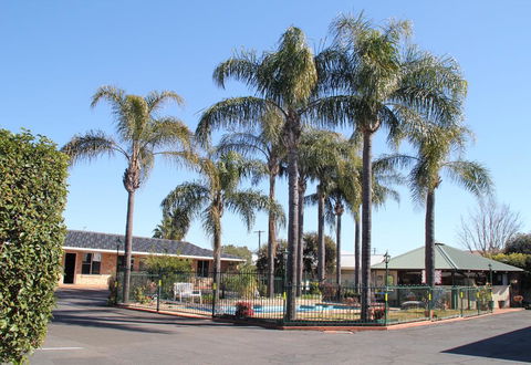 Town And Country Motor Inn - Redcliffe Tourism 0