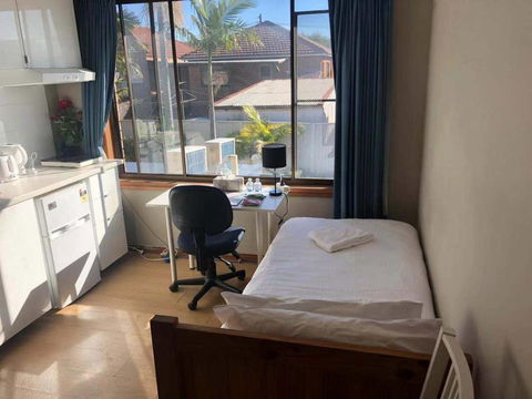 Traveler's Affordable Studio Unit (Beverly Hills) - Redcliffe Tourism 2