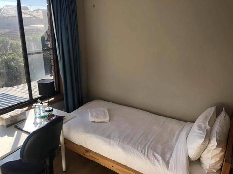 Traveler's Affordable Studio Unit (Beverly Hills) - Redcliffe Tourism 1