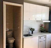 Traveler's Affordable Studio Unit Beverly Hills - Redcliffe Tourism