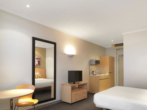 Travelodge Hotel Sydney Martin Place - Redcliffe Tourism 3